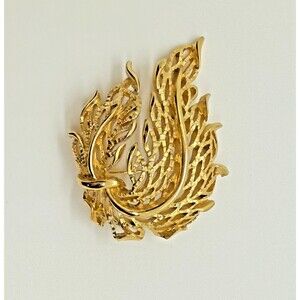 VTG Crown Trifari Goldtone Textured Openwork Leaf Brooch Modernist MCM Old Money